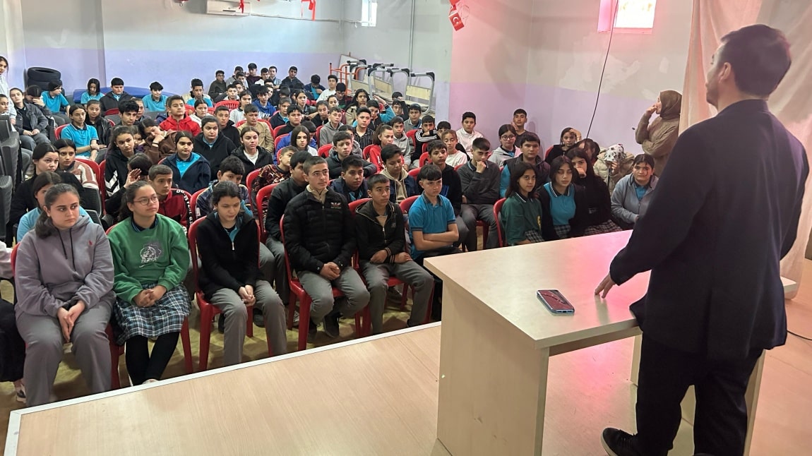 Şehit Abuzer Doğan Ortaokulu'nda Mesleki Eğitim Merkezi Tanıtım Toplantısı